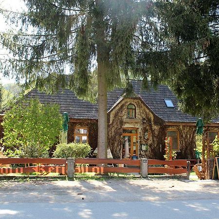 Vadszolo Szallo Es Etterem Bakonybél Екстериор снимка